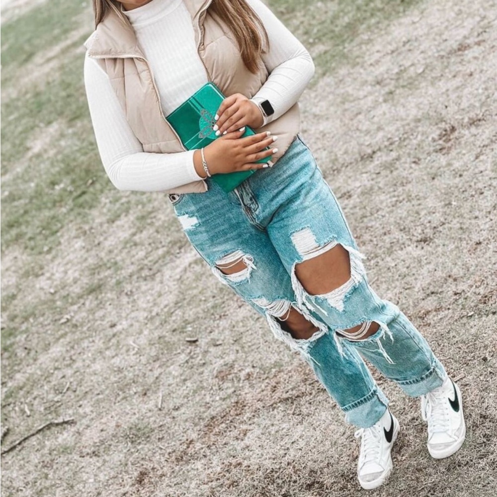 Cropped Beige Puffer Vest Zip Up - Picture 9 of 14